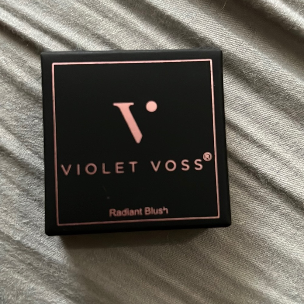 VIOLET VOSS Radiant Blush in Make Me Blush FULL-SIZE